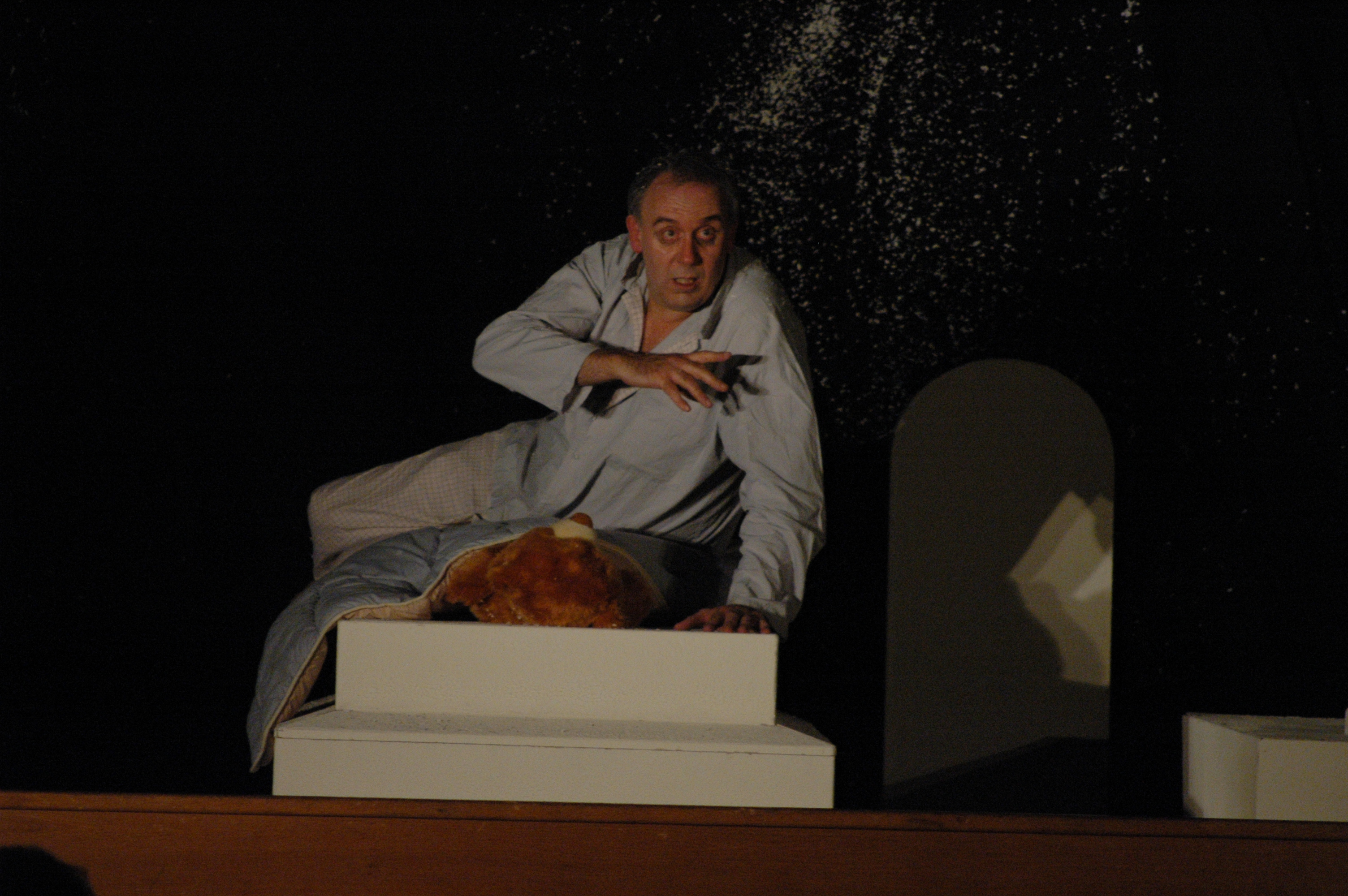 NON, il ne quittera pas son Petit-fils adoré.